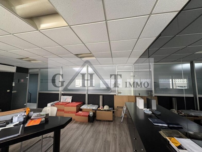 Industrial in Noisy-le-Sec for sale - Interior Photo - Image 3 of 14
