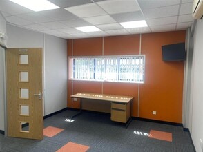 Laches Close, Wolverhampton to rent Interior Photo- Image 2 of 13