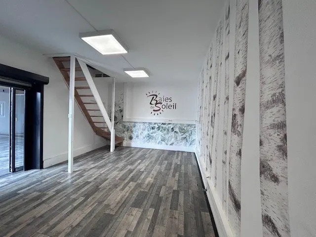 Location Local d'activités 206 m² - Photo 1