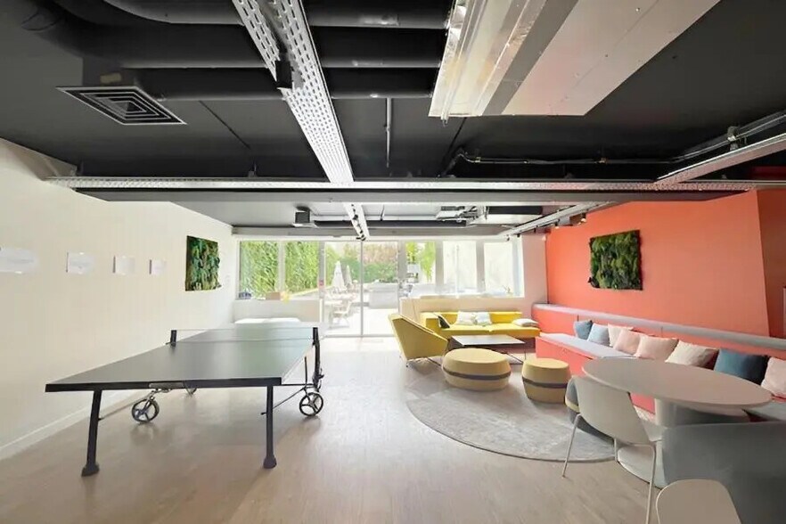 35 Rue De Paris, Boulogne-Billancourt to rent - Building Photo - Image 2 of 6