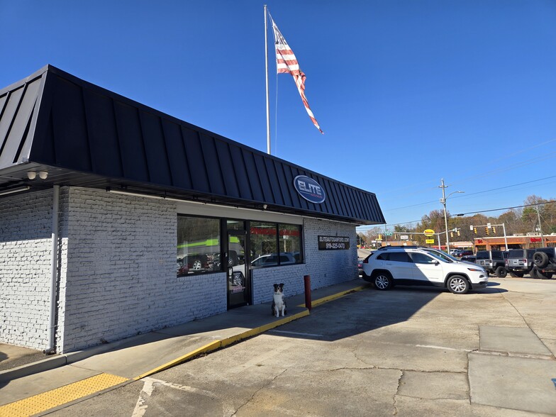 812 S Horner Blvd, Sanford, NC for sale - Building Photo - Image 1 of 3