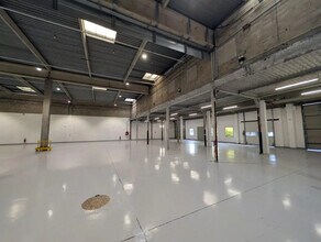 Light Industrial in Gennevilliers to rent Interior Photo- Image 2 of 5