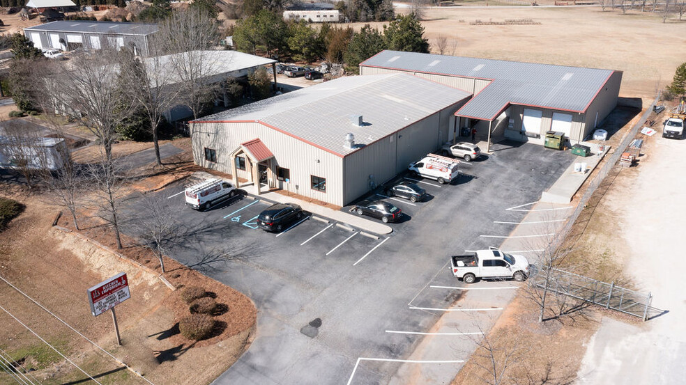 2108 Highway 72 W, Greenwood, SC for sale - Primary Photo - Image 1 of 1