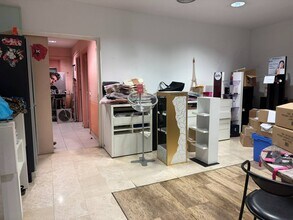 Retail in Granollers, Barcelona to rent Interior Photo- Image 2 of 2