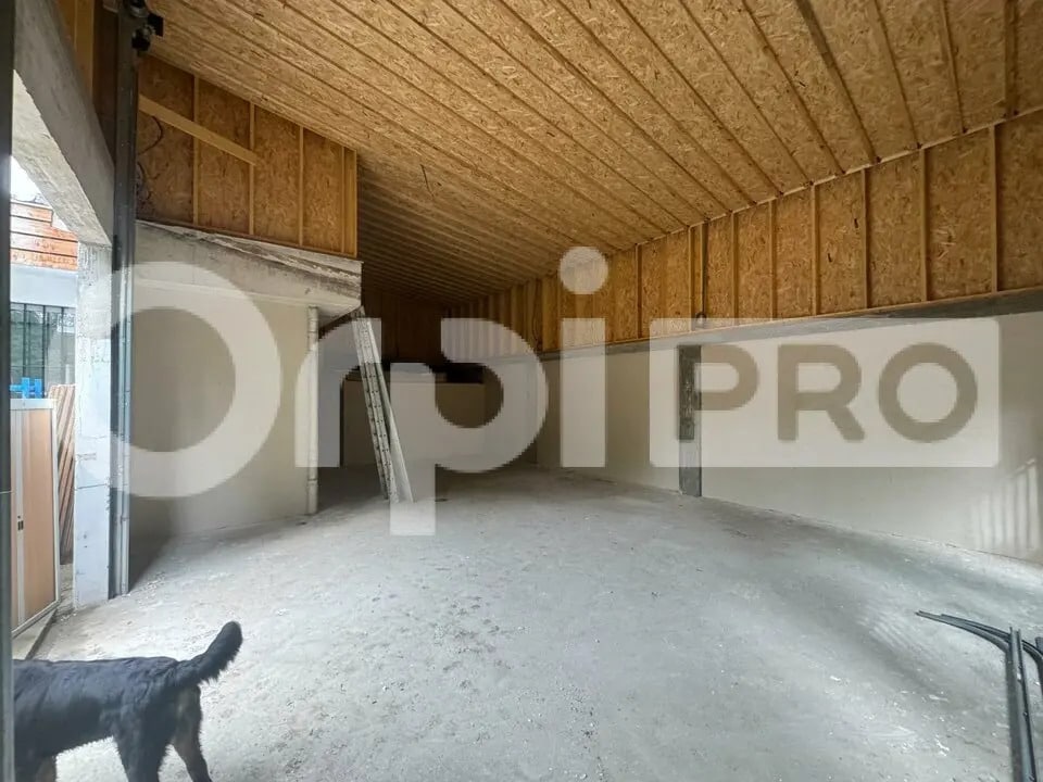 Light Industrial in Gleizé to rent Interior Photo- Image 1 of 4