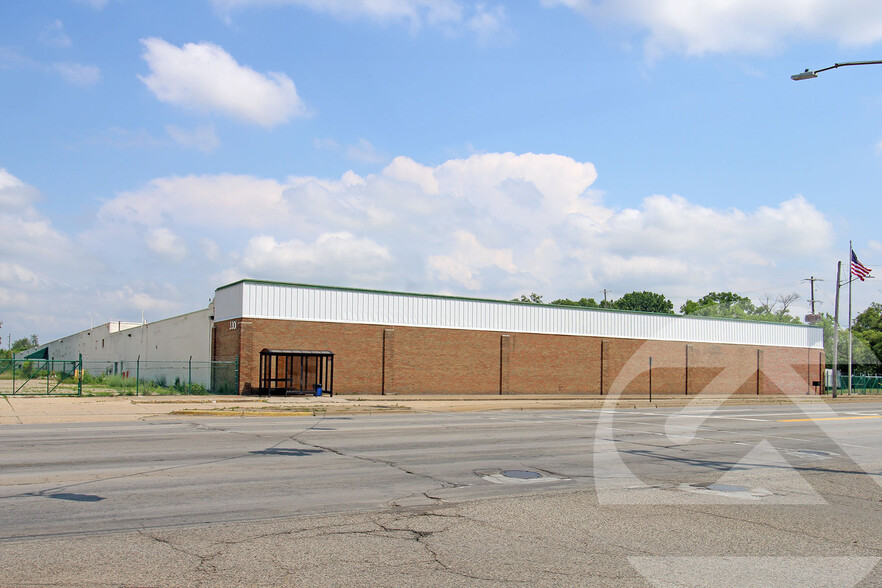 3301 S Dort Hwy, Flint, MI for rent - Building Photo - Image 1 of 7