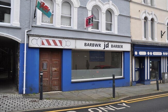 More details for 4 Church St, Llangefni - Retail to Rent