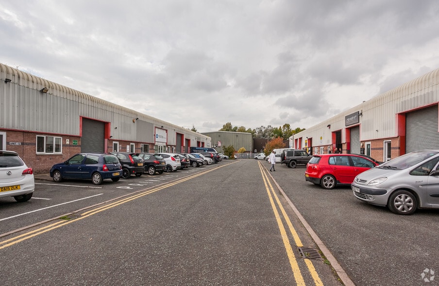 Lancaster Fields, Crewe to rent - Building Photo - Image 2 of 6