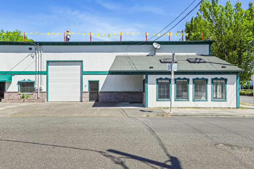 1625 SE Lafayette St, Portland, OR for rent - Building Photo - Image 2 of 10