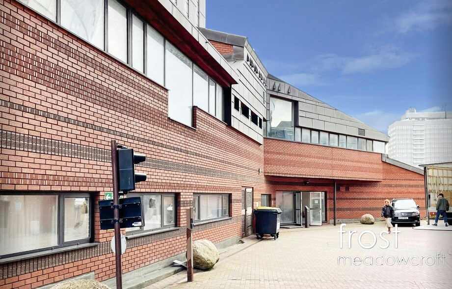 191 Talgarth Rd, London to rent - Building Photo - Image 3 of 3