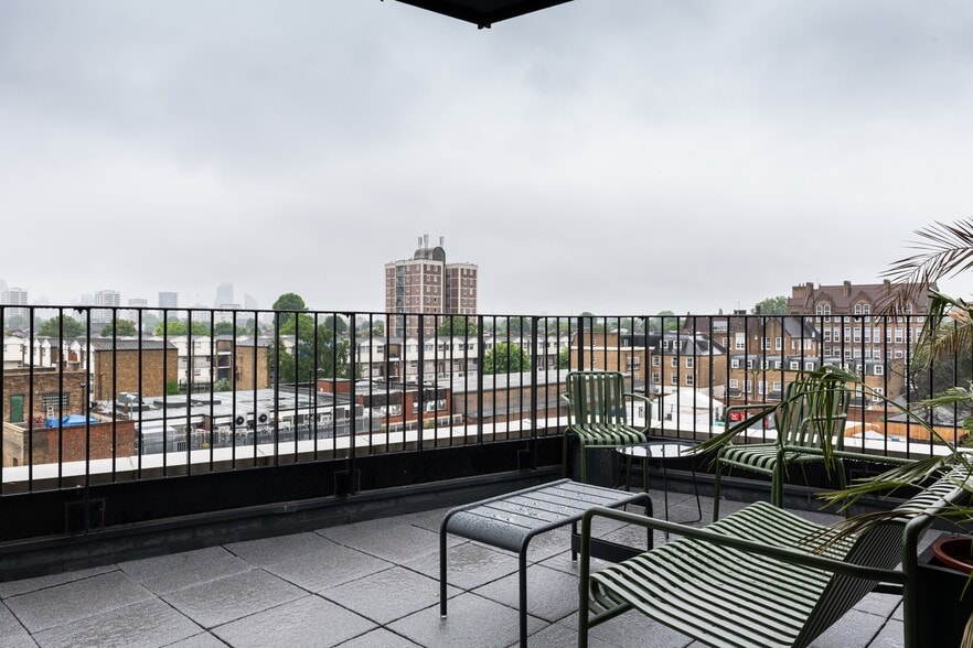Bentley Rd, London to rent - Building Photo - Image 3 of 18