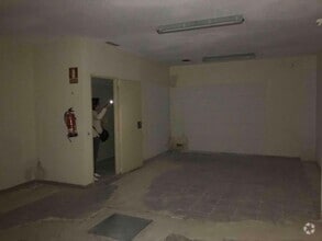 Retail in Madrid, Madrid to rent Interior Photo- Image 2 of 7