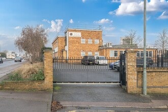 7 Queen St, Erith to rent Building Photo- Image 2 of 10