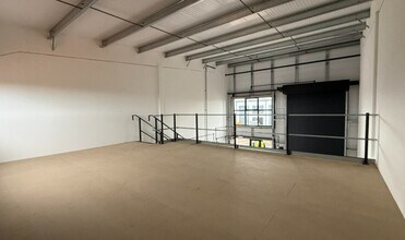 De Havilland Rd, Clyst Honiton to rent Interior Photo- Image 2 of 3