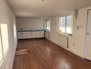 Cowlairs, Nottingham to rent Interior Photo- Image 2 of 12