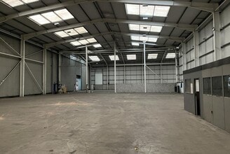 Private Road No 4, Nottingham to rent Interior Photo- Image 2 of 5