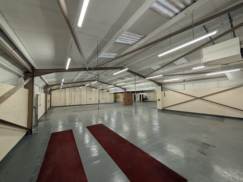 1 Seafield Rd, Kirkcaldy to rent - Interior Photo - Image 2 of 8