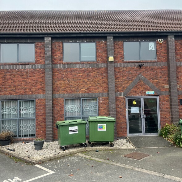 Wheatfield Way, Hinckley to rent - Building Photo - Image 3 of 3