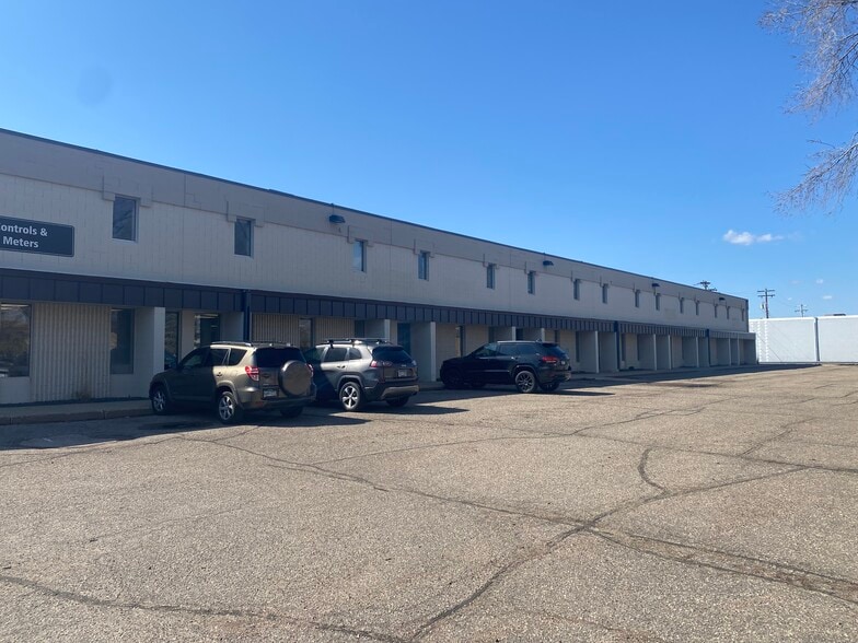 8892-8910 Wentworth Ave S, Bloomington, MN to rent - Building Photo - Image 2 of 5