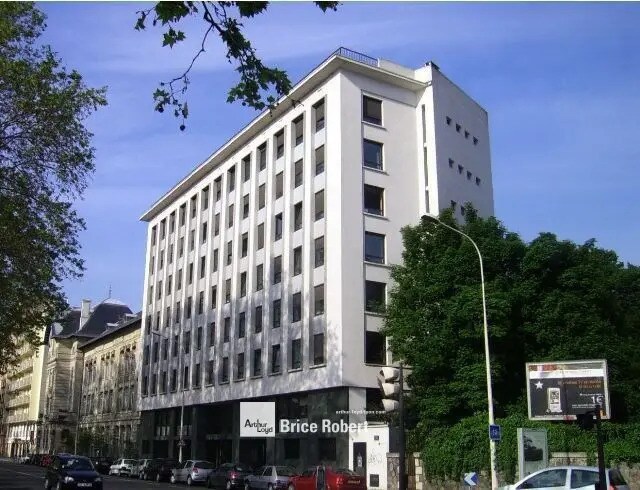 Office in Lyon for sale Building Photo- Image 1 of 19