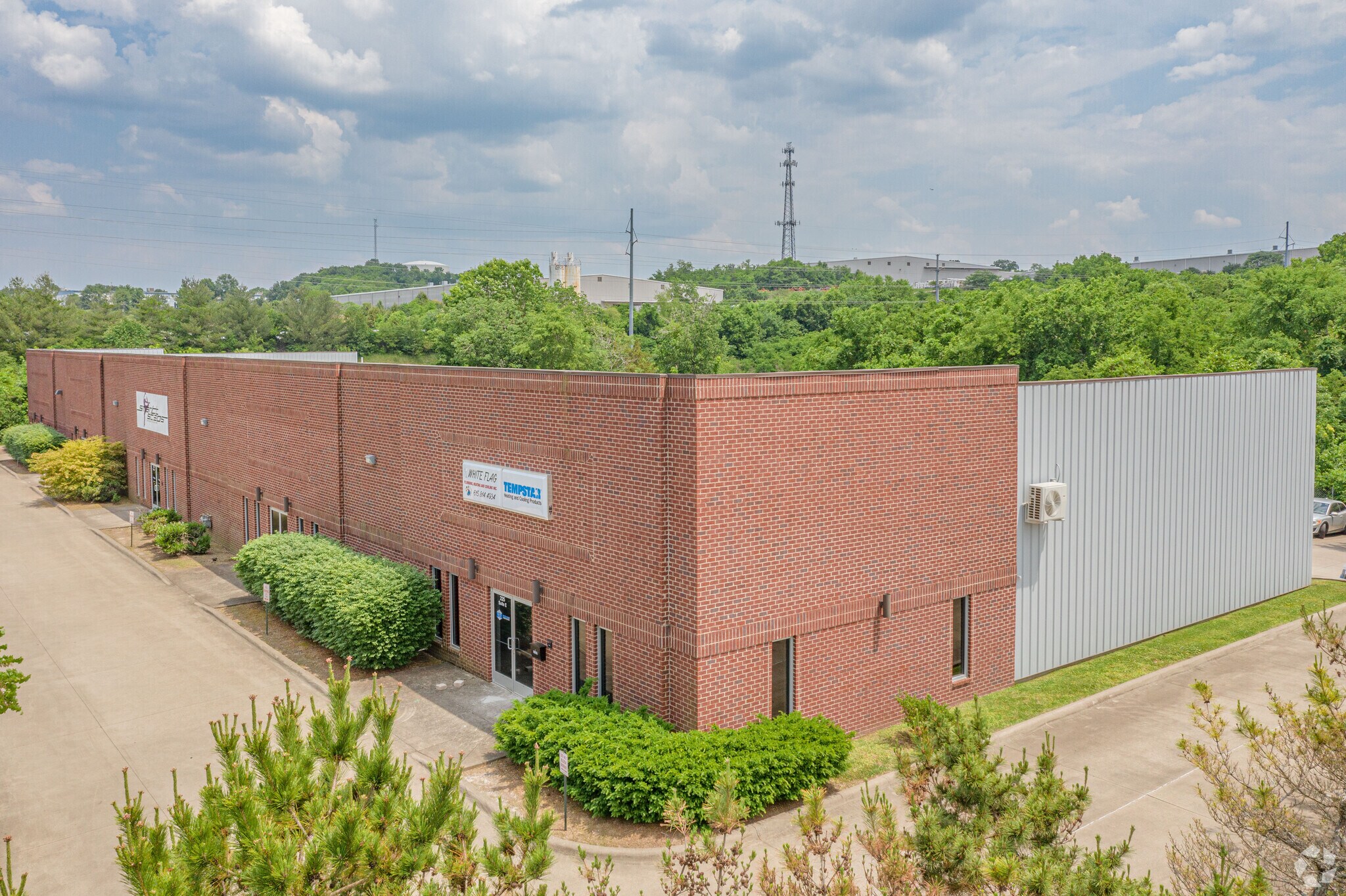 225 Molly Walton Dr, Hendersonville, TN for sale Primary Photo- Image 1 of 1