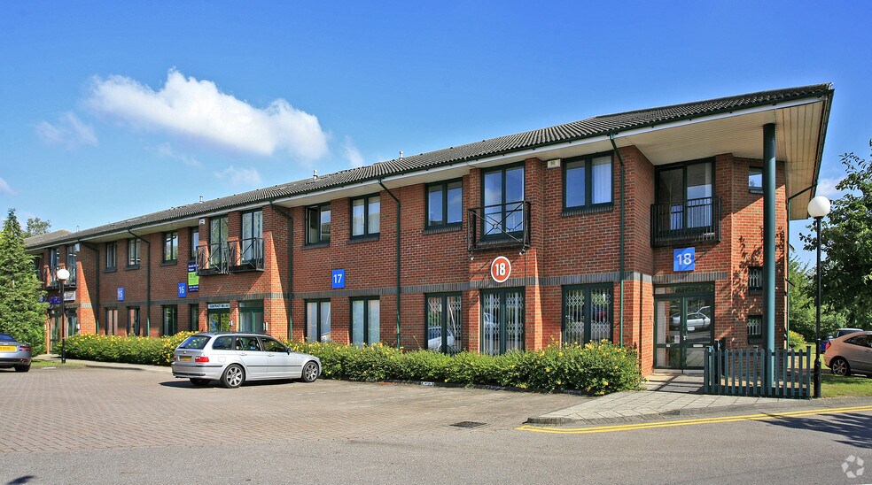 11 Watermark Way, Hertford for sale - Primary Photo - Image 1 of 1