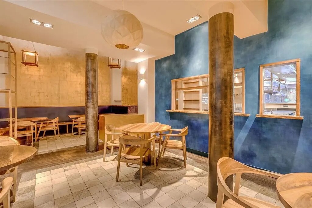 Retail in Paris to rent Interior Photo- Image 1 of 6