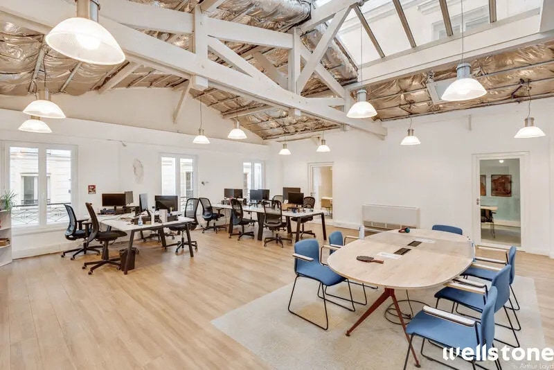 Location Bureaux 423 m² - Photo 1
