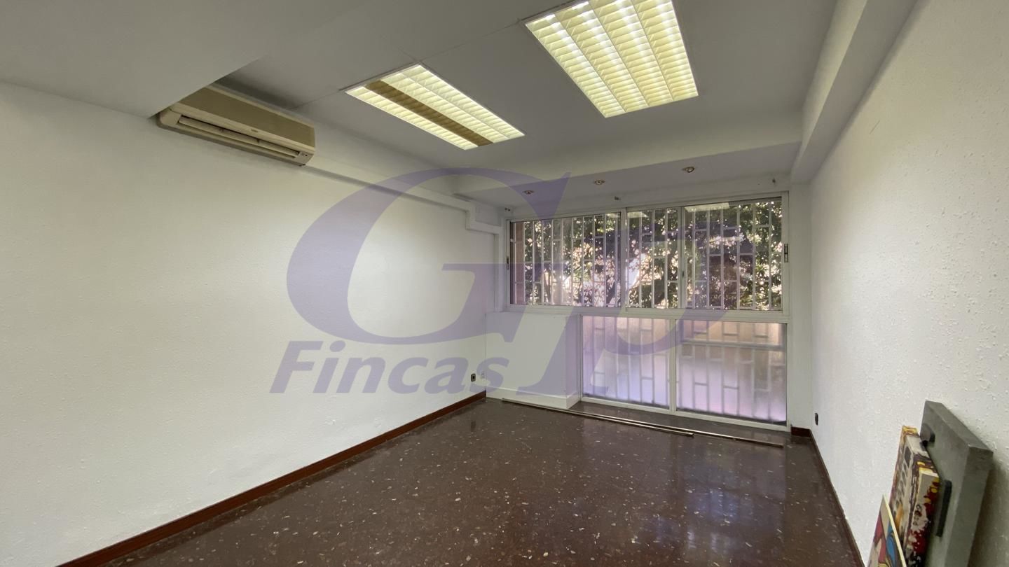 Office in Barcelona, Barcelona to rent Interior Photo- Image 1 of 2