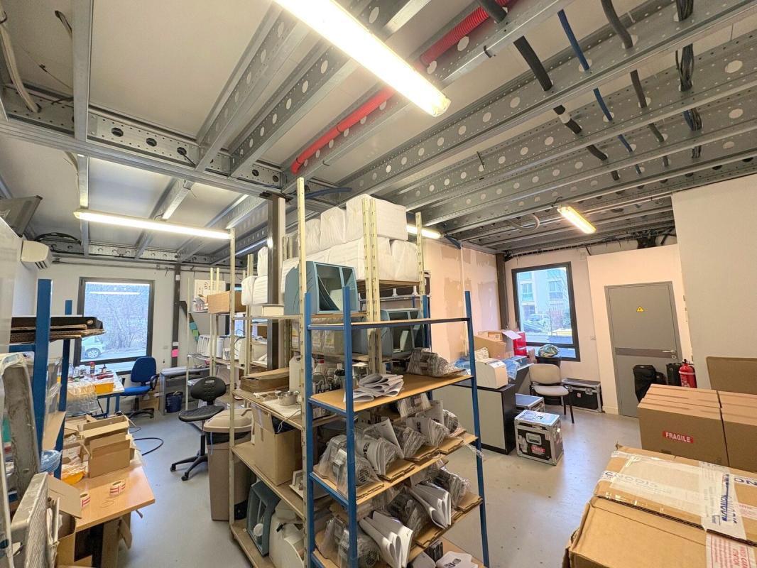 Light Industrial in Croissy-sur-Seine to rent Interior Photo- Image 1 of 10