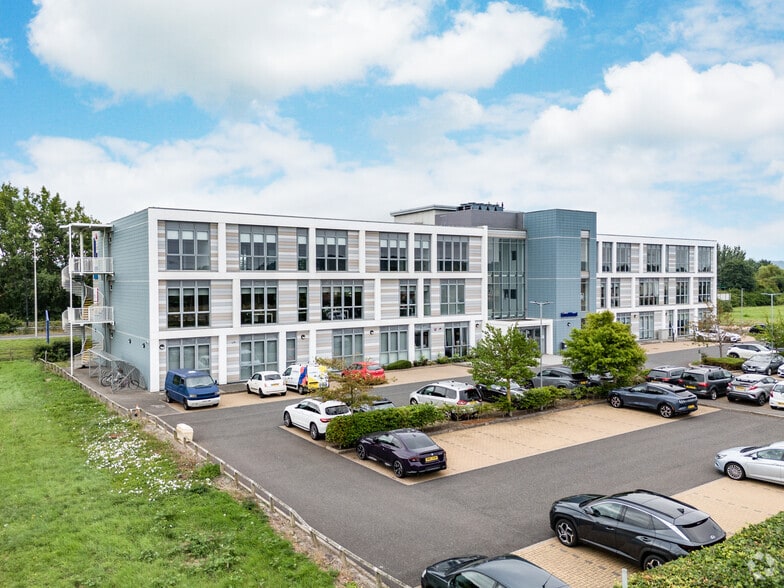 Somerset Ave, Weston Super Mare to rent - Building Photo - Image 2 of 6