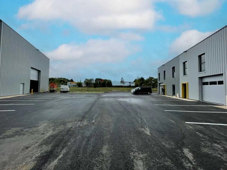 4 Rue Du Pan Loup, Couëron to rent - Building Photo - Image 3 of 5