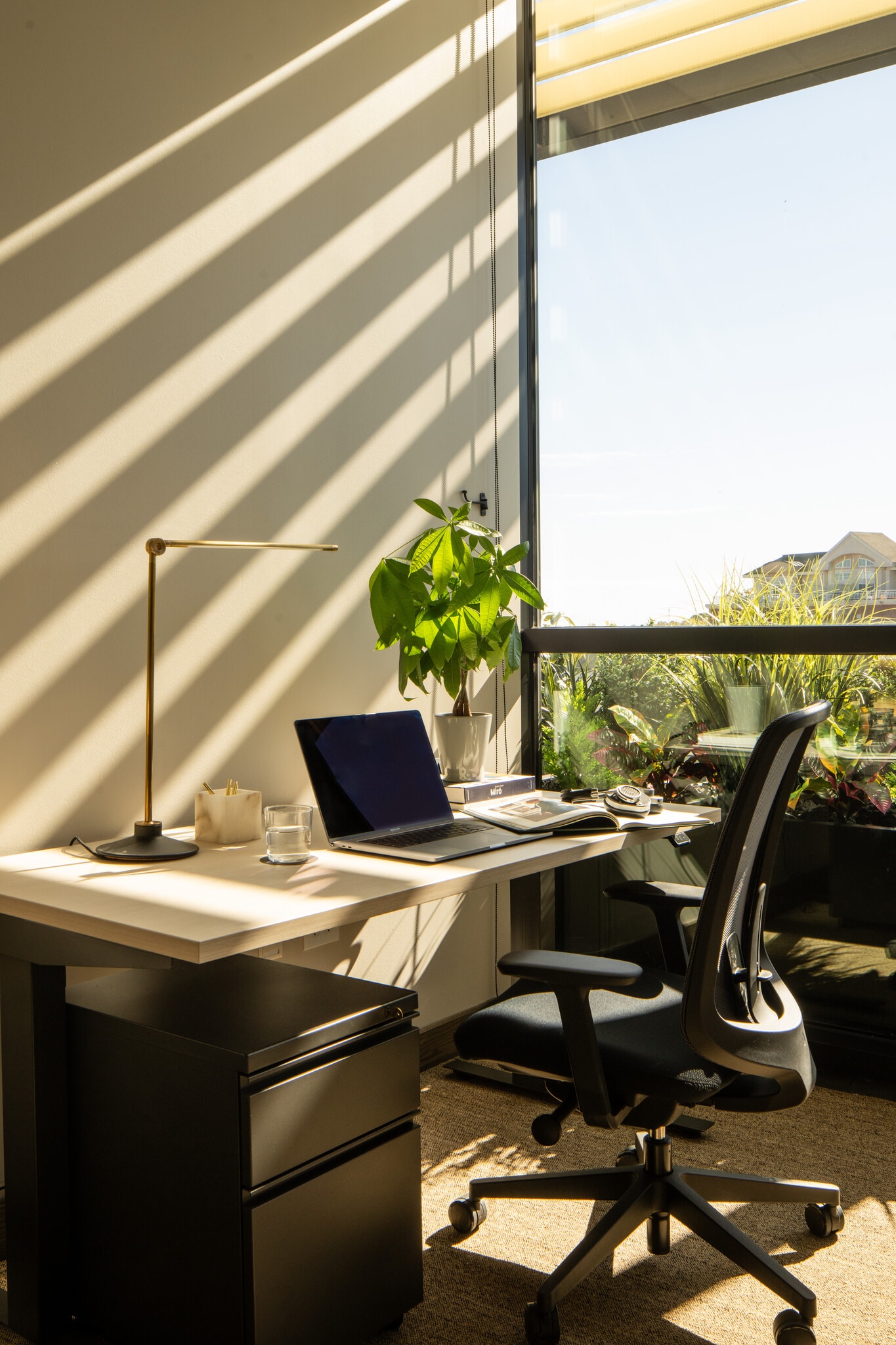 1440 N Edgewood St, Arlington, VA to rent Interior Photo- Image 1 of 24