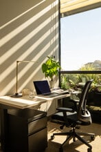 1440 N Edgewood St, Arlington, VA to rent Interior Photo- Image 1 of 24