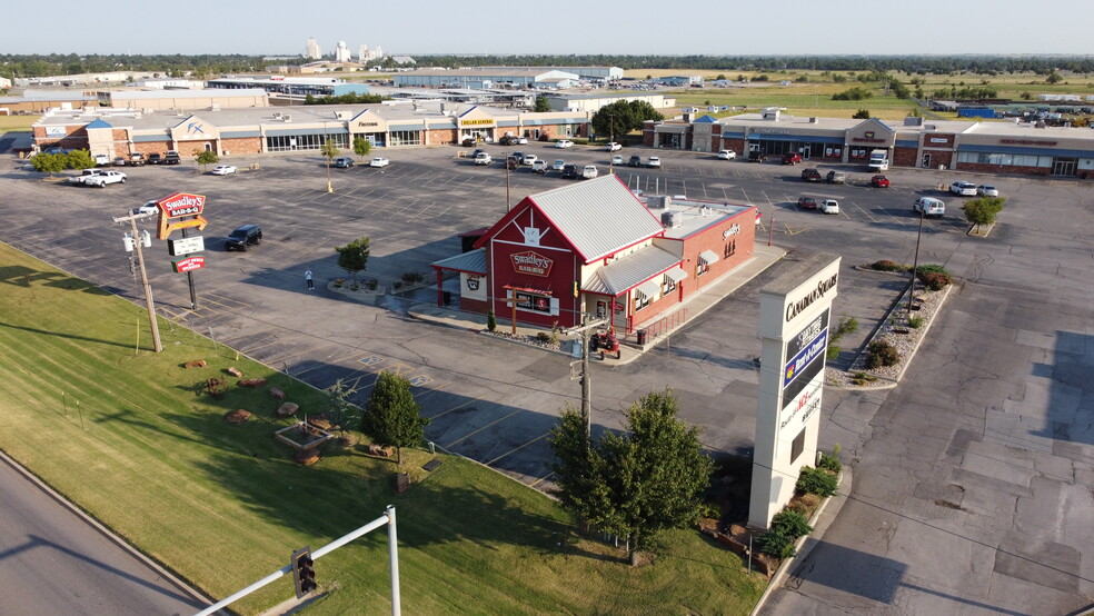 1627-1629 E US Highway 66, El Reno, OK for rent - Building Photo - Image 3 of 5