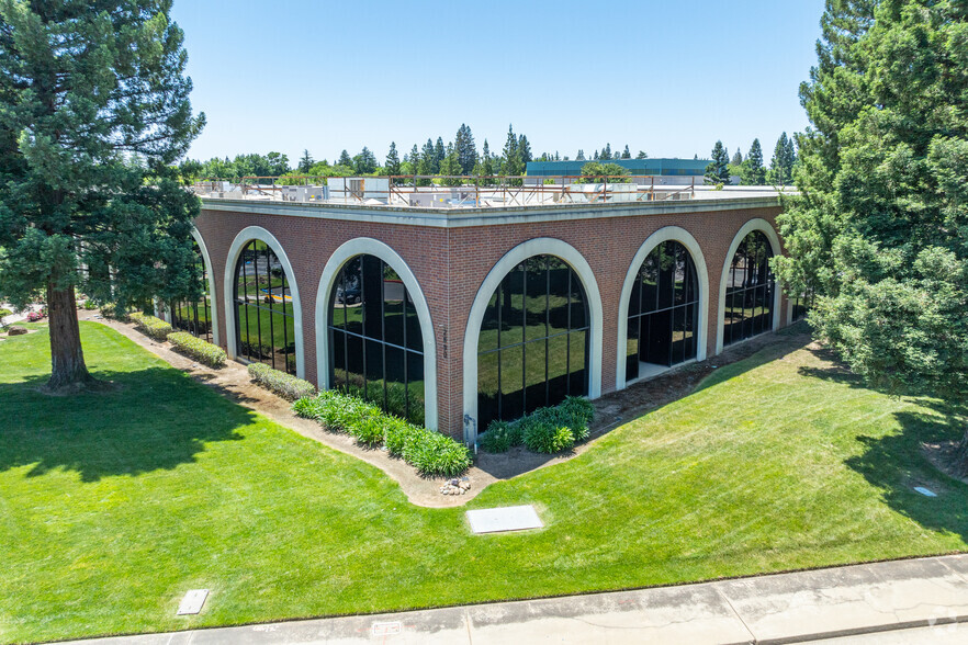 2890 Kilgore Rd, Rancho Cordova, CA for rent - Building Photo - Image 1 of 9