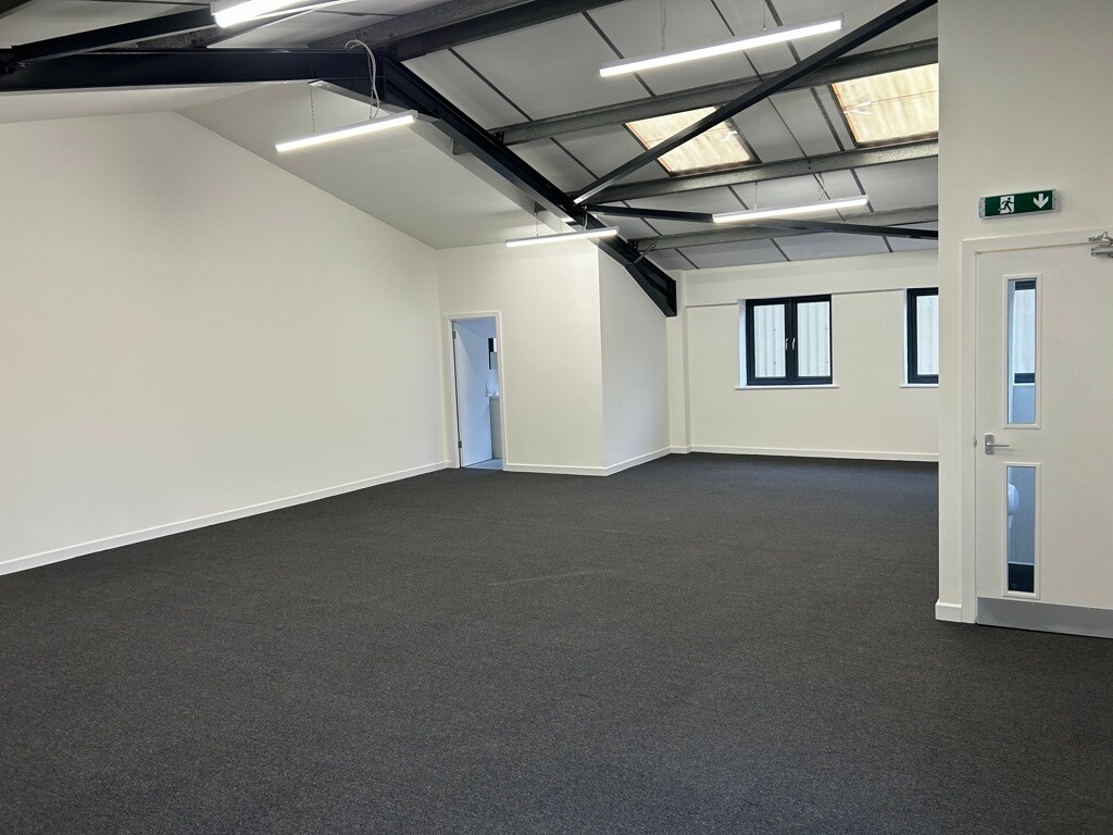 Station Rd, Hungerford to rent Interior Photo- Image 1 of 4