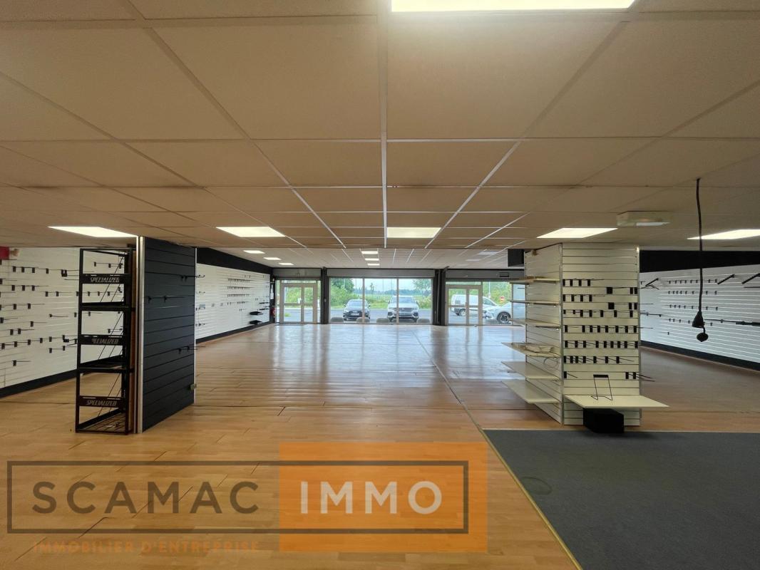 Industrial in Dammarie-les-Lys to rent Interior Photo- Image 1 of 9