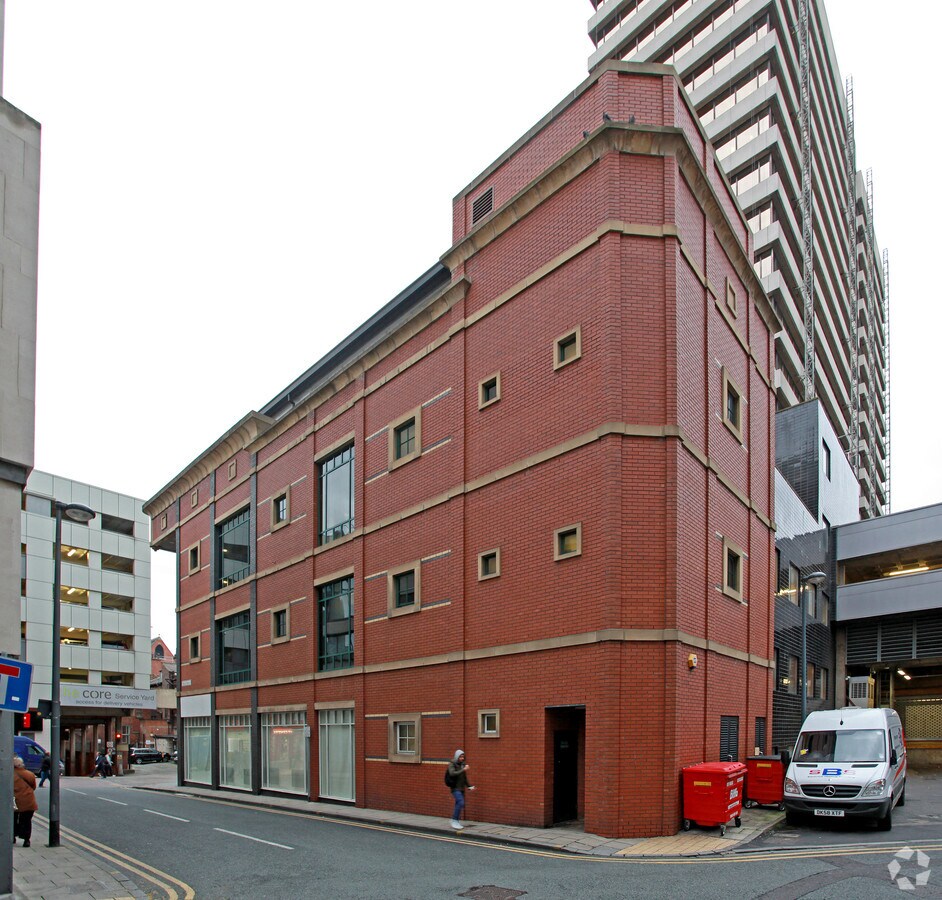 7375 Albion St, Leeds, LS1 5AA UK