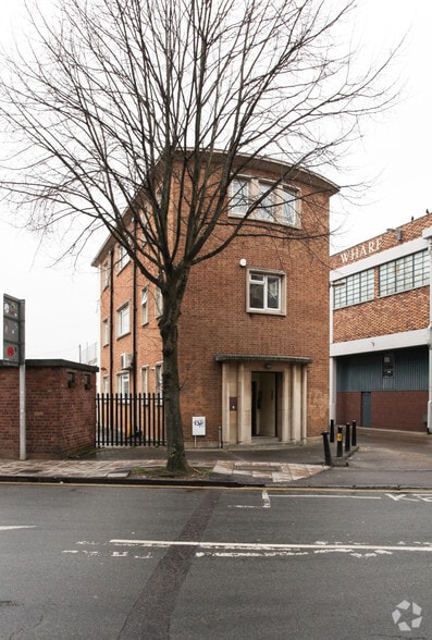 Wapping Rd, Bristol to rent - Building Photo - Image 2 of 3