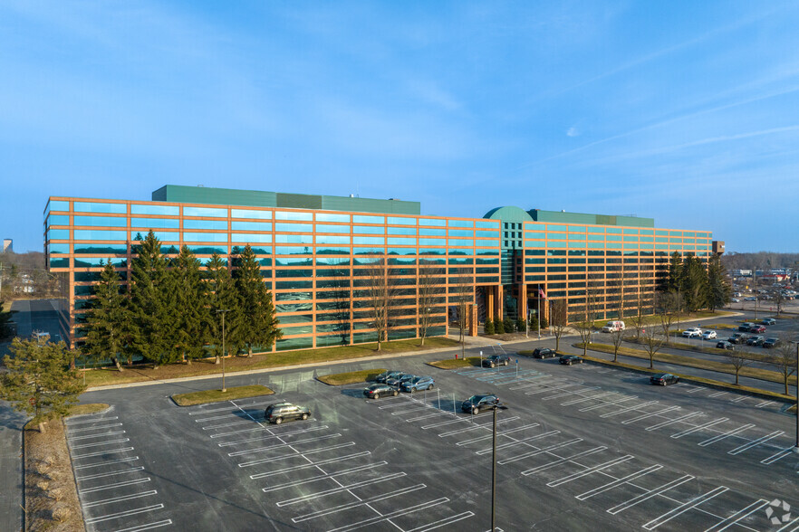 25300-25330 Telegraph Rd, Southfield, MI for rent - Building Photo - Image 2 of 45