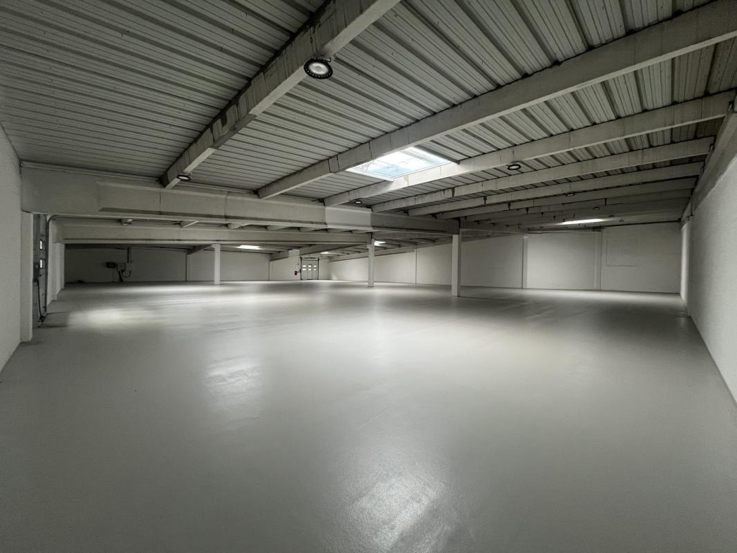 Industrial in Maurepas for sale Building Photo- Image 1 of 14