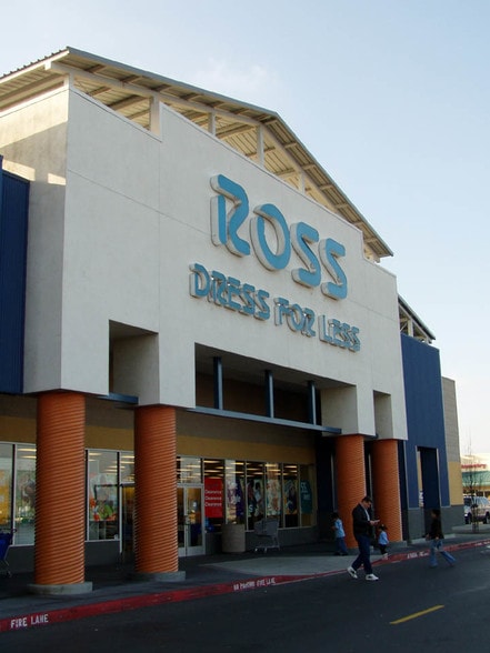 3501-3711 Truxel Rd, Sacramento, CA to rent - Building Photo - Image 3 of 10