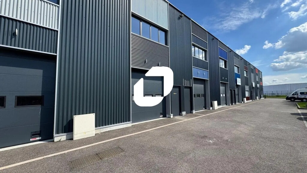 Location Local d'activités 108 m² - Photo 1