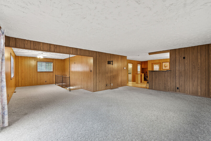 39424 US Highway 2, Libby, MT for sale - Interior Photo - Image 3 of 45