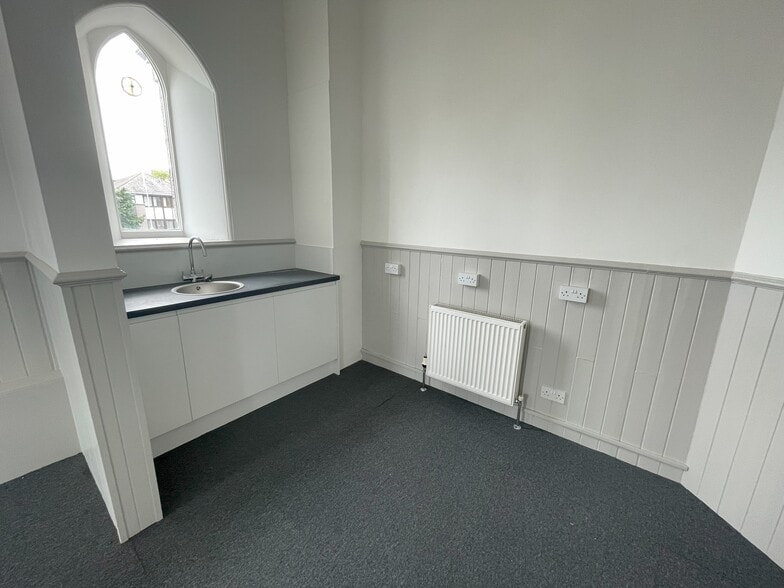 6 Carden Pl, Aberdeen to rent - Building Photo - Image 3 of 7