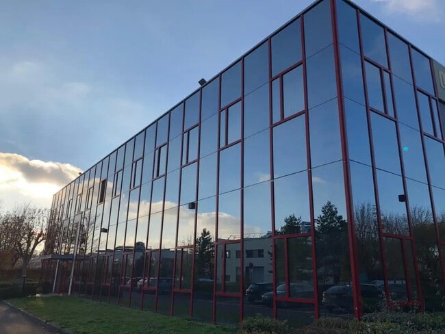 Location Entrepôt 147 m² à 1 160 m²