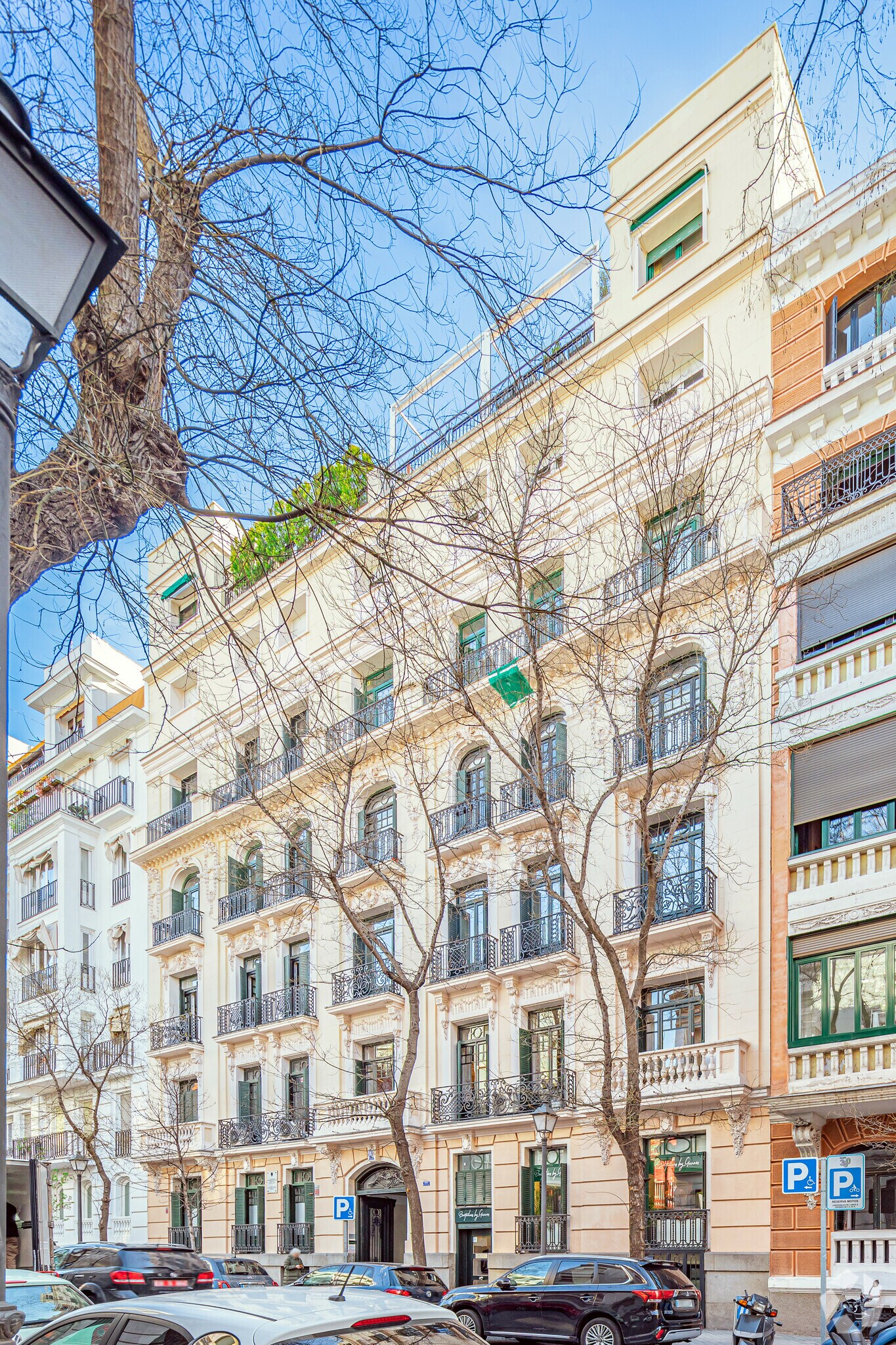 Calle del Monte Esquinza, 14, Madrid, Madrid to rent Primary Photo- Image 1 of 4