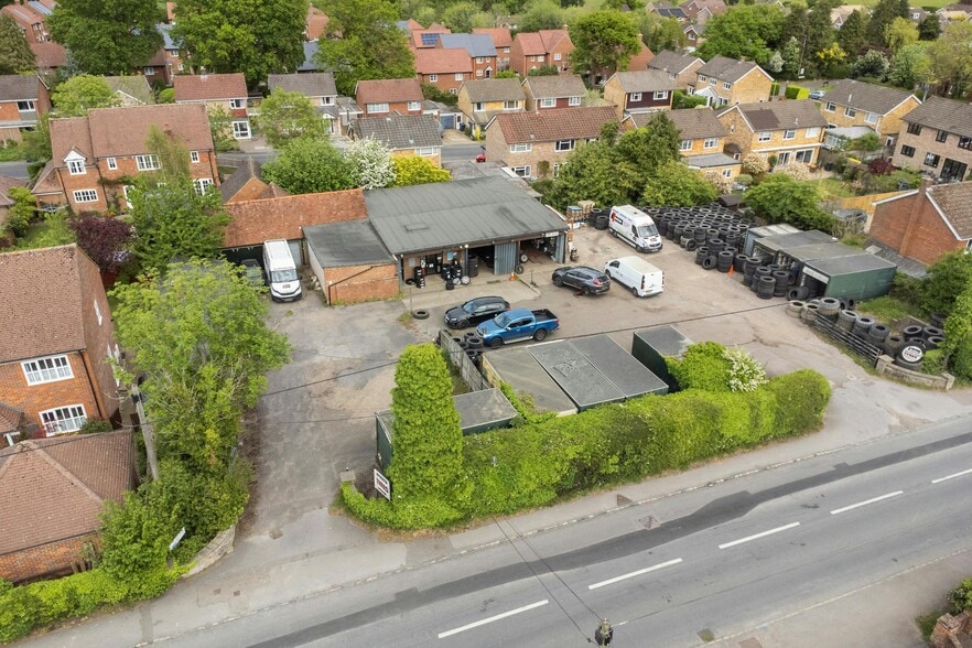 280 Main Rd, High Wycombe to rent - Building Photo - Image 2 of 21
