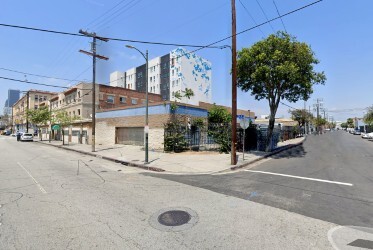 915 E 7th St, Los Angeles, CA for rent - Building Photo - Image 1 of 5